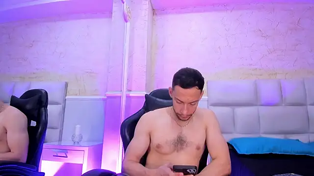 TyagoRoberts online show from November 2025 01:11:02 PM