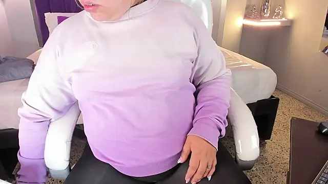 Miss Francheska online show from March 2026 11:49:02 AM