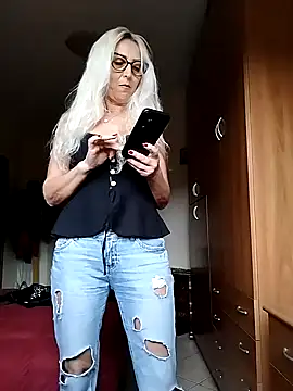 Snapshot of _sexyBLONDE46_ chatting on November 2025 02:17:01 PM sexyBLONDE46 online show from November 2025 02:17:01 PM