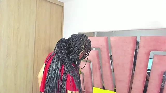 MaraKarly online show from November 2025 06:40:02 PM