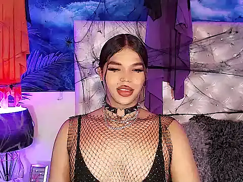 Valeria Swett  online show from November 2025 03:41:01 AM