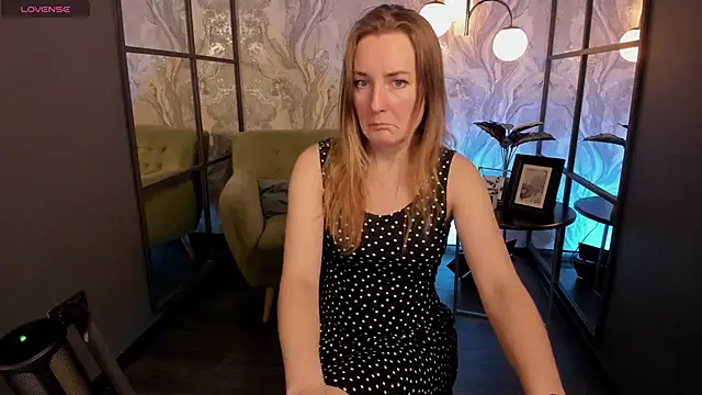 Snapshot of MeggySun chatting on November 2025 01:39:02 PM MeggySun online show from November 2025 01:39:02 PM