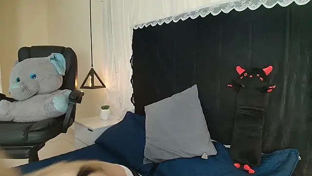 IvyBelle  online show from February 2026 11:27:02 AM