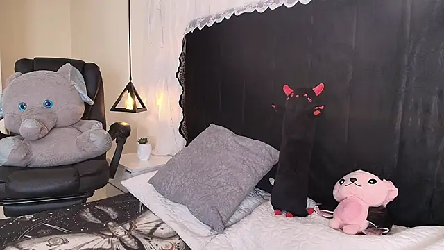 IvyBelle  online show from April 2026 11:26:02 AM