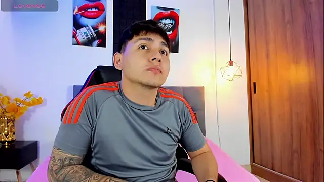 Nicolas James Sc online show from September 2025 01:33:01 PM