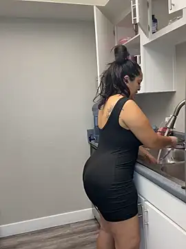 latina curvy22 online show from October 2025 06:58:01 PM