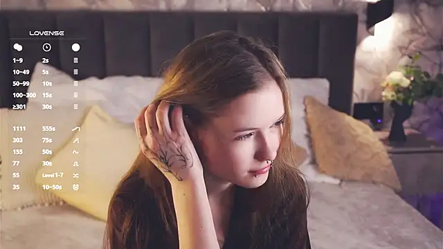 LynHillaire online show from April 2026 01:10:02 PM