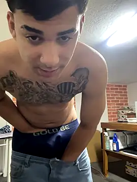 Snapshot of condenovin chatting on October 2025 04:39:02 PM condenovin online show from October 2025 04:39:02 PM