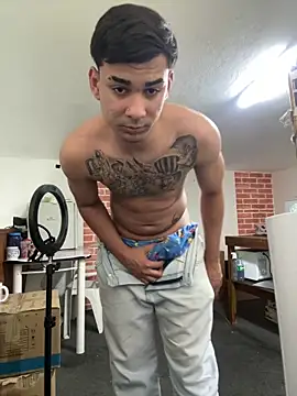 Snapshot of condenovin chatting on October 2025 06:20:01 PM condenovin online show from October 2025 06:20:01 PM