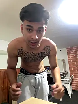 Snapshot of condenovin chatting on November 2025 06:30:01 PM condenovin online show from November 2025 06:30:01 PM