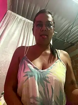 YadiraOrozco online show from September 2025 01:05:02 AM