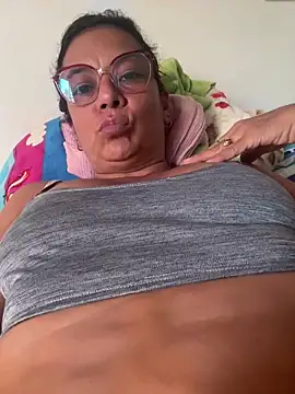 YadiraOrozco online show from April 2026 08:33:01 PM