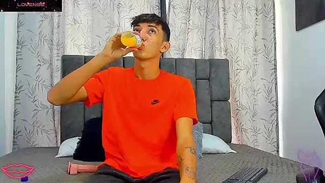 Snapshot of Maikol_Ortiz chatting on January 2026 01:59:02 PM Maikol Ortiz online show from January 2026 01:59:02 PM