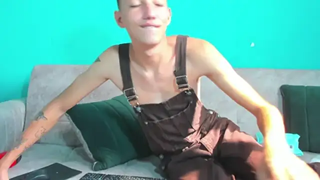 Snapshot of Maikol_Ortiz chatting on February 2026 02:56:02 PM Maikol Ortiz online show from February 2026 02:56:02 PM