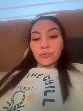 Abril fostter online show from October 2025 10:36:01 AM