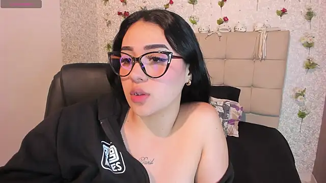 Snapshot of Scarlett_Hot7 chatting on September 2025 04:27:01 AM Scarlett Hot7 online show from September 2025 04:27:01 AM