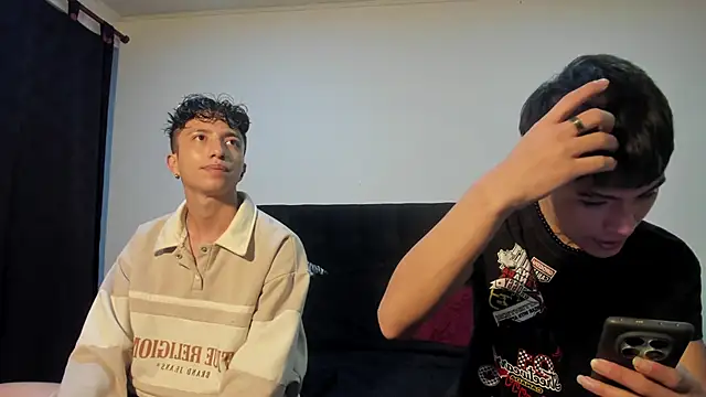 mhatias  online show from November 2025 03:05:01 AM