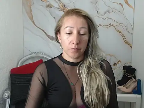 swetchrystal online show from September 2025 09:30:01 PM