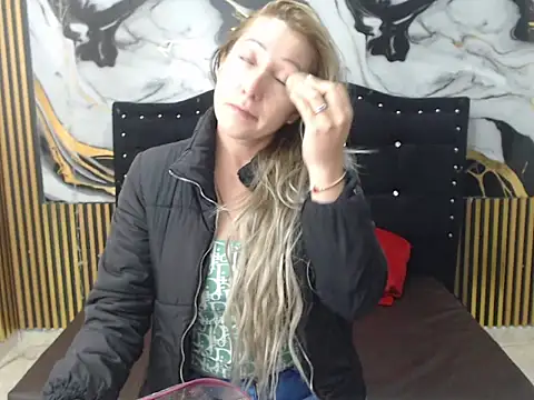 swetchrystal online show from October 2025 12:35:01 PM