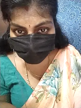 Snapshot of Nithiila chatting on October 2025 07:01:02 AM Nithiila online show from October 2025 07:01:02 AM