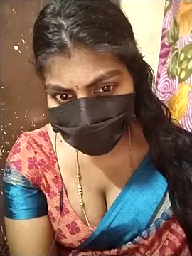 Snapshot of Nithiila chatting on December 2025 05:01:02 AM Nithiila online show from December 2025 05:01:02 AM