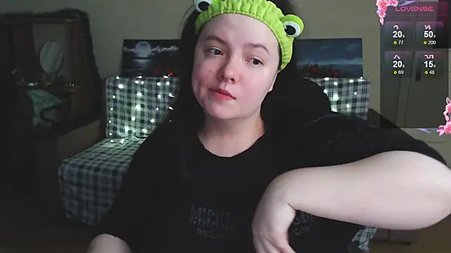 EmillyBones online show from December 2025 08:38:02 PM