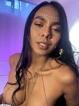 Snapshot of GiorgiaLuxee chatting on October 2025 10:10:01 PM GiorgiaLuxee online show from October 2025 10:10:01 PM