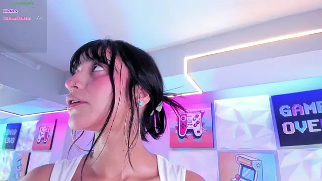 LindaWz  online show from December 2025 05:39:02 AM