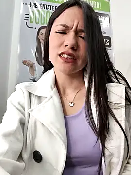 CHARLOTTE  05 online show from November 2025 12:07:01 PM