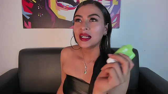 Snapshot of Zairaa_Fox chatting on October 2025 01:36:02 AM Zairaa Fox online show from October 2025 01:36:02 AM