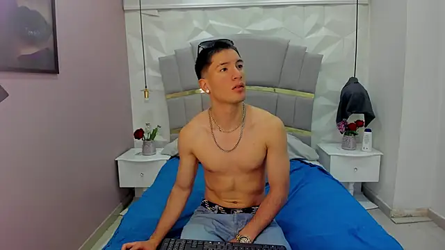 HunterHeat  online show from September 2025 12:04:02 PM