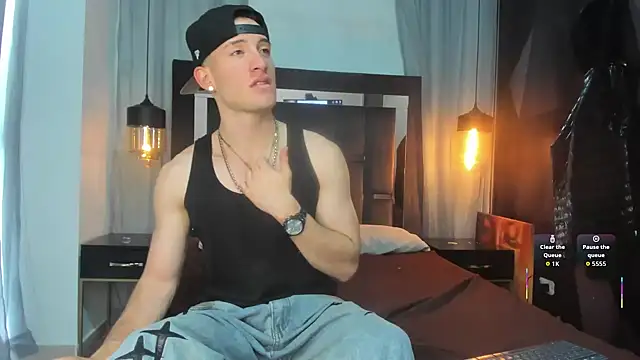 HunterHeat  online show from December 2025 07:53:02 PM