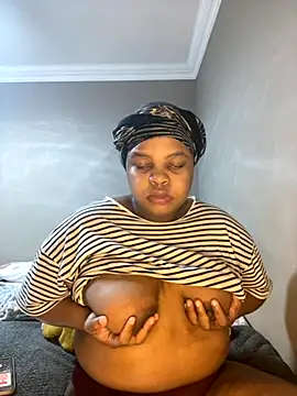 Snapshot of MamoM24 chatting on September 2025 07:30:02 AM MamoM24 online show from September 2025 07:30:02 AM