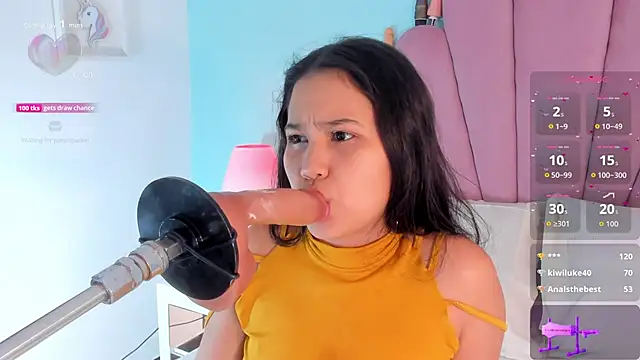 Snapshot of emma_clarke_ chatting on October 2025 04:03:02 PM emma clarke online show from October 2025 04:03:02 PM