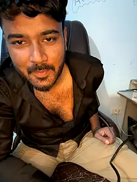 Snapshot of MeekBatgirl chatting on October 2025 12:59:01 PM MeekBatgirl online show from October 2025 12:59:01 PM