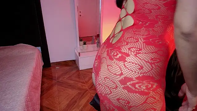 nina moen online show from September 2025 08:07:01 AM