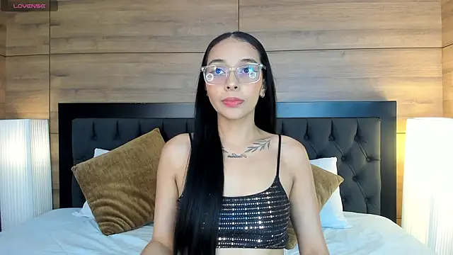 Roseaurora online show from March 2026 12:31:02 PM