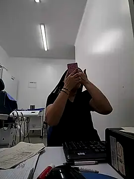 Madisson-04  online show from October 2025 12:25:02 PM