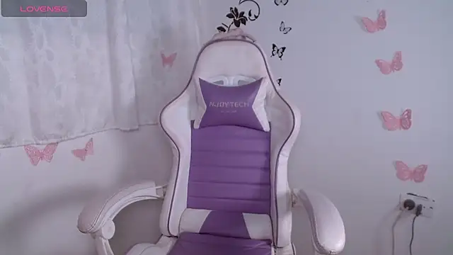 Violet-Flow online show from April 2026 06:00:01 PM