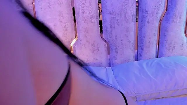 violet sm online show from October 2025 03:18:01 AM