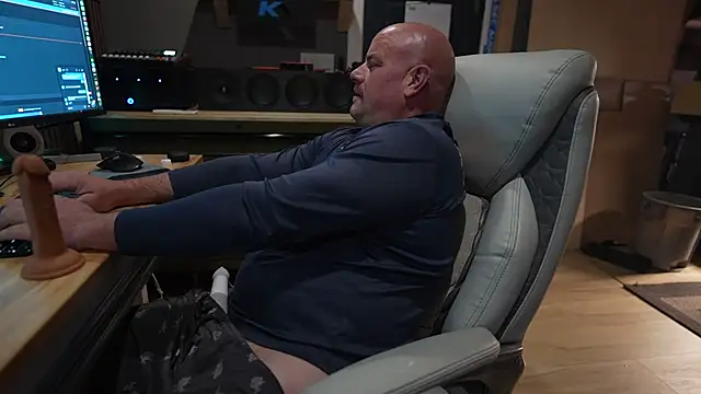 Snapshot of Soundfreak chatting on November 2025 07:44:02 AM Soundfreak online show from November 2025 07:44:02 AM