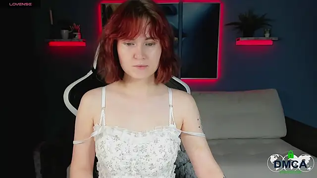 Snapshot of Roxy_foxi chatting on September 2025 01:07:02 AM Roxy foxi online show from September 2025 01:07:02 AM