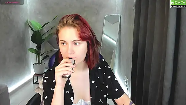 Snapshot of Roxy_foxi chatting on September 2025 01:09:01 AM Roxy foxi online show from September 2025 01:09:01 AM