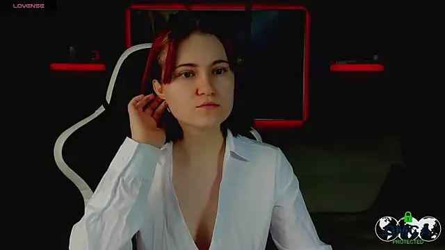 Snapshot of Roxy_foxi chatting on October 2025 01:05:02 AM Roxy foxi online show from October 2025 01:05:02 AM