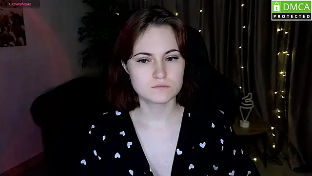 Snapshot of Roxy_foxi chatting on October 2025 01:06:01 AM Roxy foxi online show from October 2025 01:06:01 AM