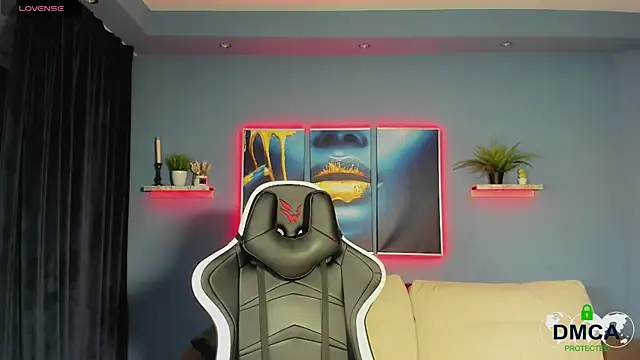 Snapshot of Roxy_foxi chatting on November 2025 01:04:02 AM Roxy foxi online show from November 2025 01:04:02 AM