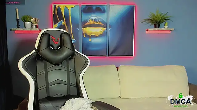 Snapshot of Roxy_foxi chatting on November 2025 01:07:02 AM Roxy foxi online show from November 2025 01:07:02 AM