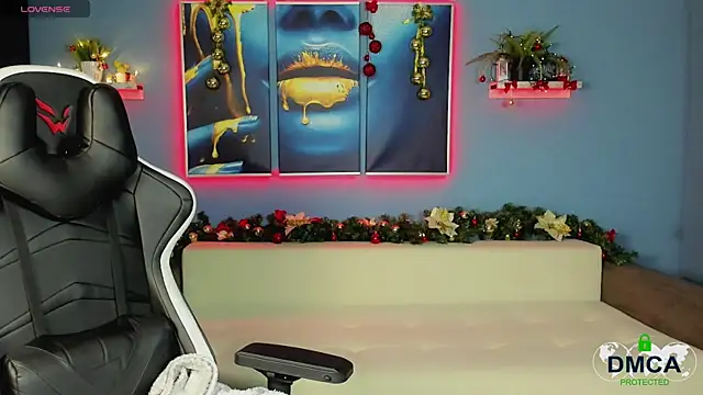 Snapshot of Roxy_foxi chatting on December 2025 01:15:02 AM Roxy foxi online show from December 2025 01:15:02 AM