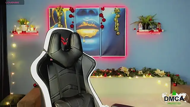 Snapshot of Roxy_foxi chatting on December 2025 01:03:02 AM Roxy foxi online show from December 2025 01:03:02 AM