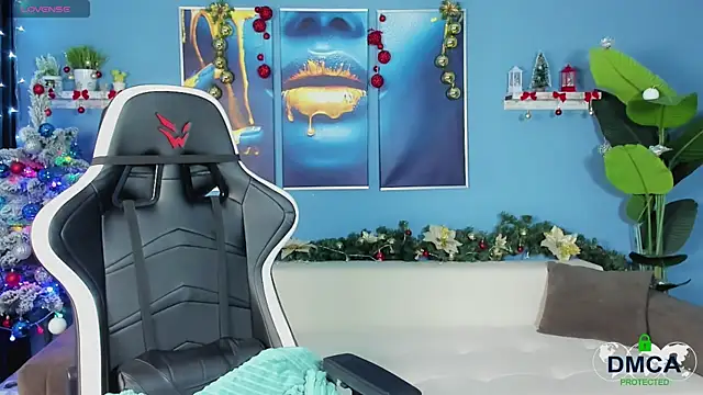 Snapshot of Roxy_foxi chatting on December 2025 01:11:02 AM Roxy foxi online show from December 2025 01:11:02 AM